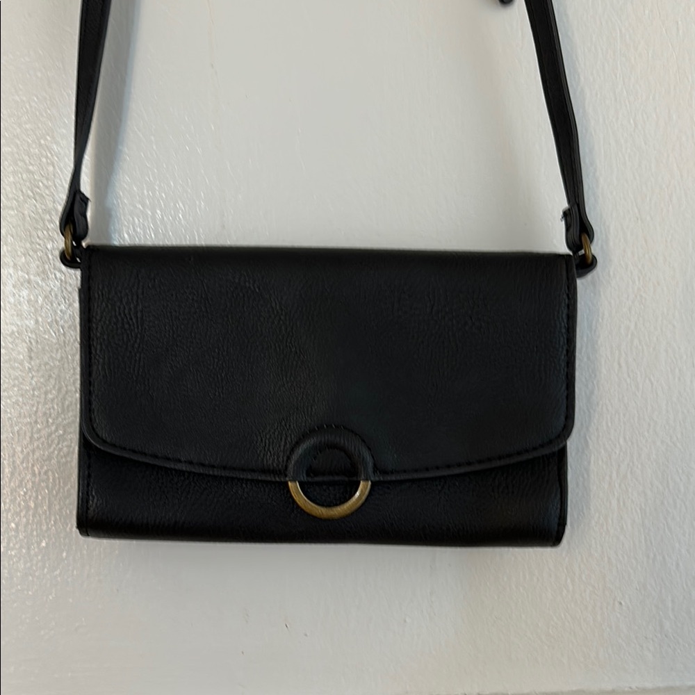 Elegant Black Faux Leather Crossbody Bag